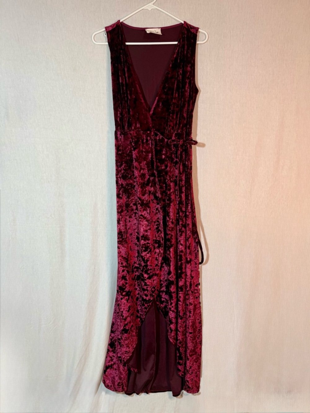 Sadie & Sage burgundy Sleeveless Velvet Wrap Maxi Dress size S